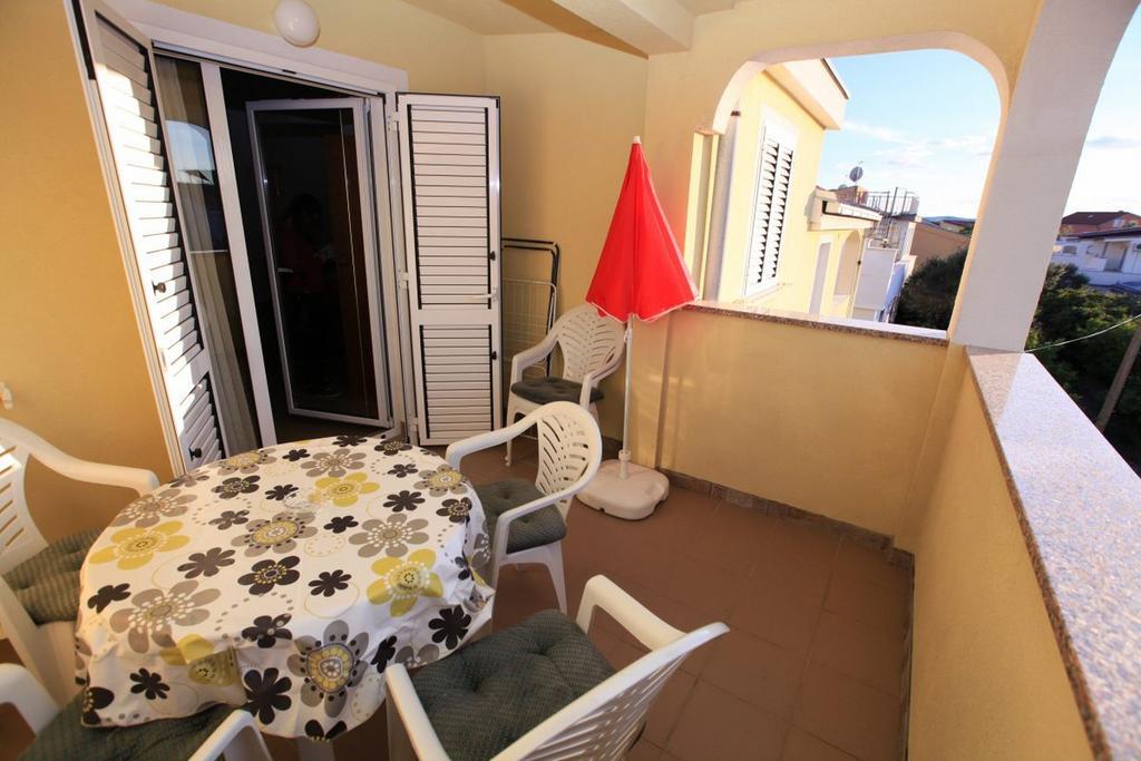 Apartments Franc Povljana Rom bilde