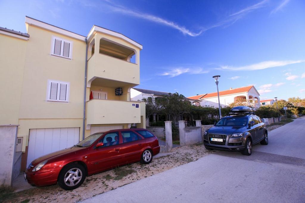Apartments Franc Povljana Eksteriør bilde