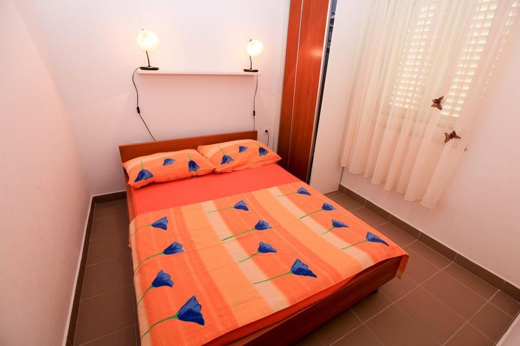 Apartments Franc Povljana Rom bilde